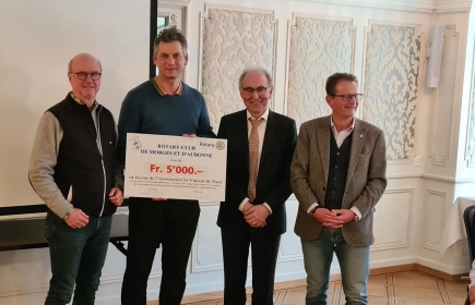 Chèque pour la Fondation Saint-Vincent de Paul à Morges